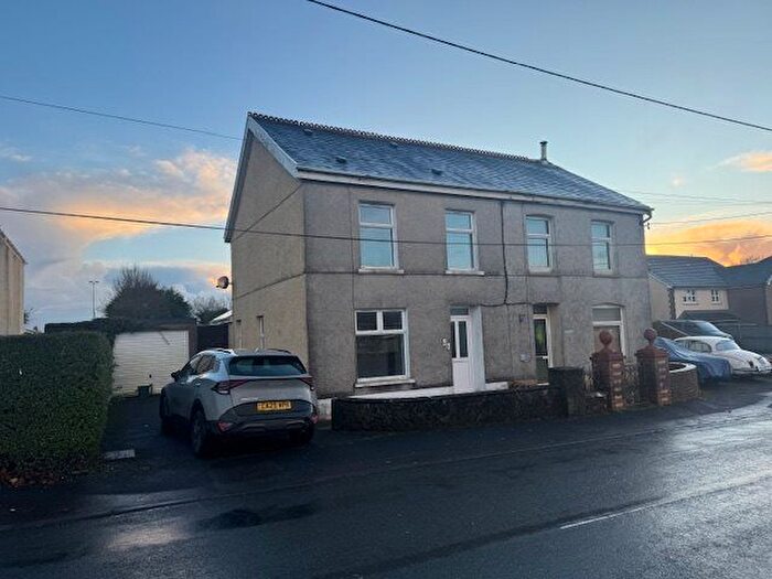 2 Bedroom Property To Rent In Heol Y Parc, Cefneithin, Carmarthenshire, SA14