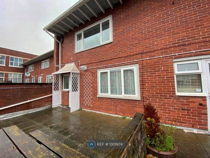 2 Bedroom Flat To Rent In South Street, Exeter EX1