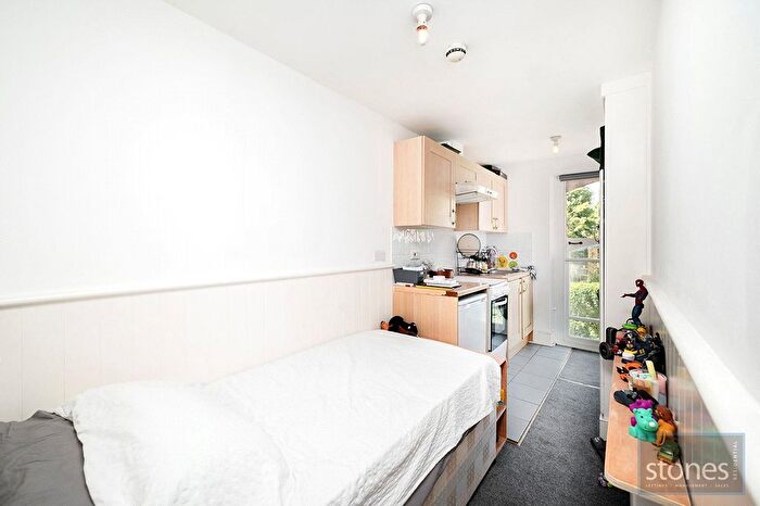 Studio To Rent In Belsize Avenue, London, NW3