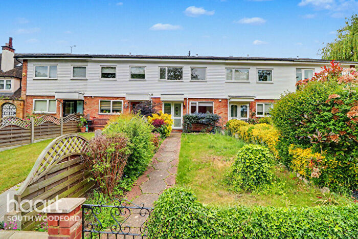 3 Bedroom Terraced House For Sale In The Drive, London, E18