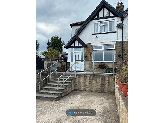 3 Bedroom Semi-Detached House To Rent In Mount Avenue, Halifax, HX2