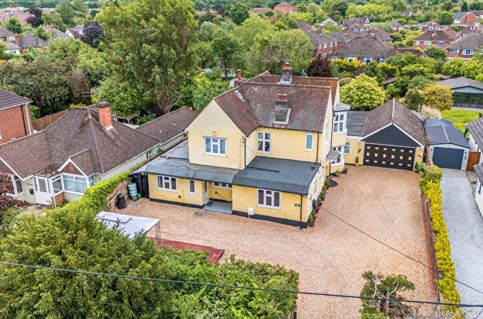 5 Bedroom Detached House For Sale In Aldershot Road, Ash, Surrey, GU12
