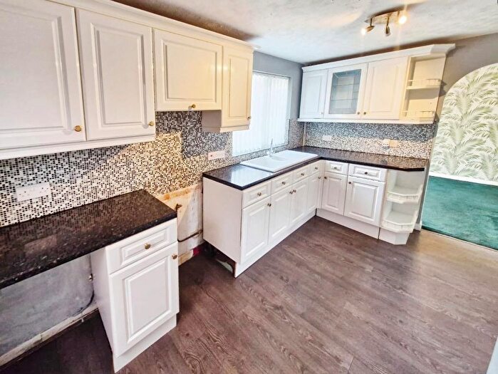 3 Bedroom End Of Terrace House To Rent In Eastbrook Hill, Desborough, Northants, NN14