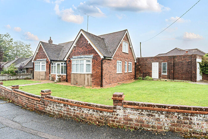 3 Bedroom Chalet For Sale In Steyning - Kings Stone Avenue, BN44