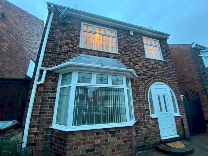 3 Bedroom Detached House To Rent In Homefield Road, Nottingham, NG8