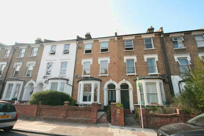 3 Bedroom Flat To Rent In Cardozo Road, Holloway, N7