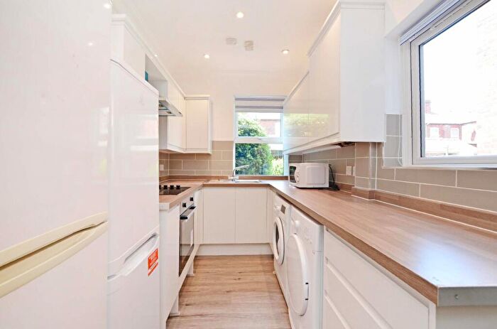 5 Bedroom House To Rent In Queens Road, Sheffield, S2