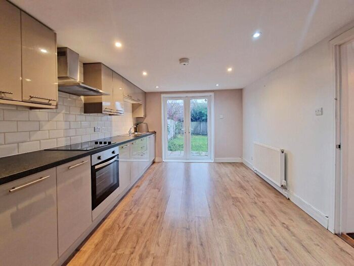 2 Bedroom Ground Maisonette For Sale In Cross Road, Maldon, Essex, CM9