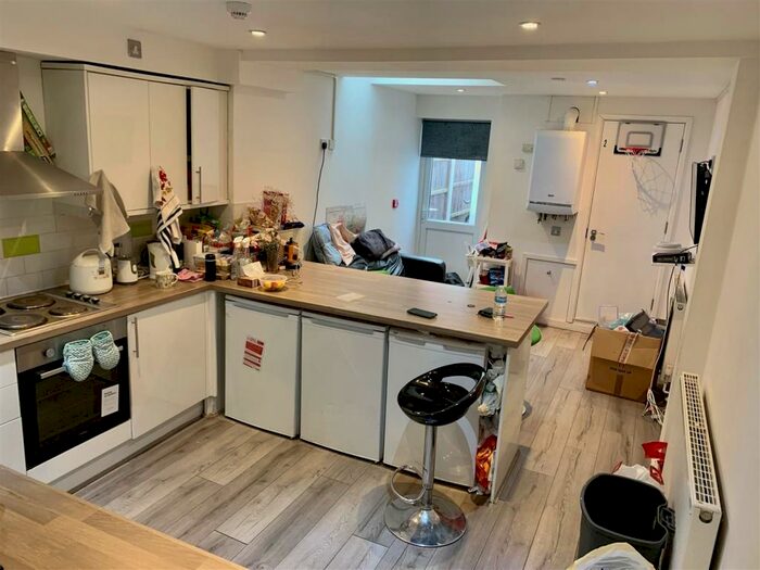 5 Bedroom Terraced House To Rent In North Road, Selly Oak, Birmingham, B29