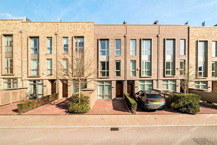 3 Bedroom Terraced House For Sale In Handley Drive, Kidbrooke, SE3