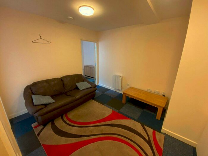 1 Bedroom Flat To Rent In The Broadway Thatcham, RG19