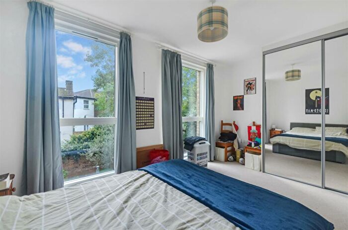 1 Bedroom Flat For Sale In Lennard Road, Croydon, CR0