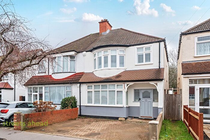 3 Bedroom Semi Detached House For Sale In Verdayne Avenue, Croydon, CR0