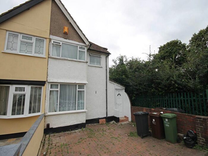 3 Bedroom House To Rent In Oval Road North, Dagenham, Essex, RM10