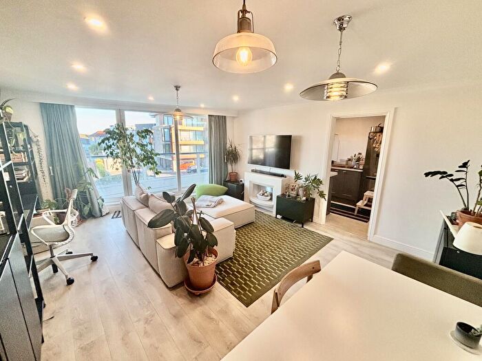2 Bedroom Flat To Rent In Southbourne Sands, BH6