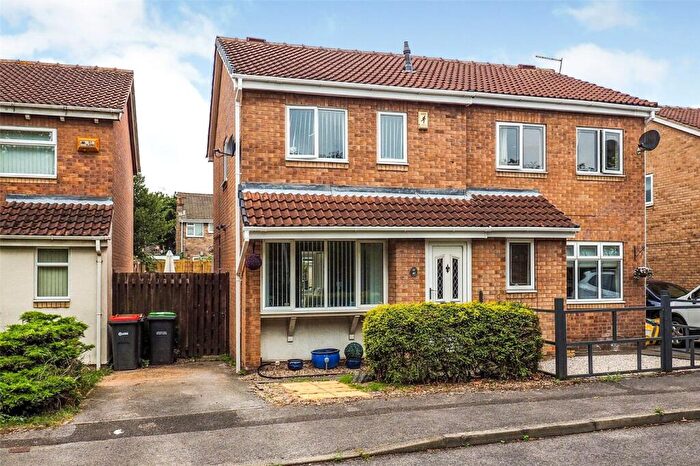 3 Bedroom Semi Detached House For Sale In Hazel Meadows, Hucknall, Nottingham, Nottinghamshire, NG15