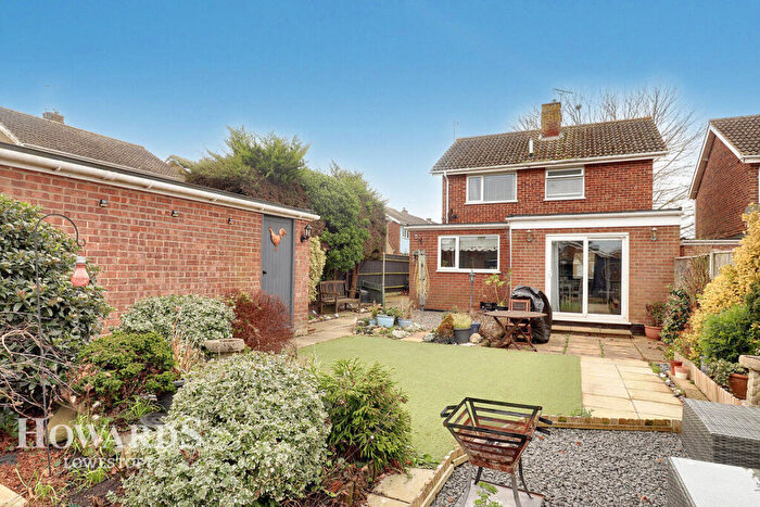 3 Bedroom Detached House For Sale In Bittern Green, South Oulton Broad, NR33