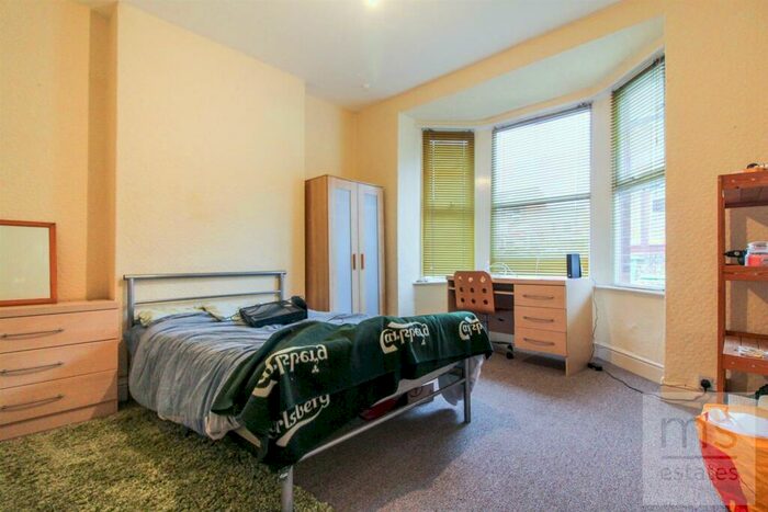 5 Bedroom Semi-Detached House To Rent In £pppw Teversal Avenue, Lenton, Nottingham, NG7