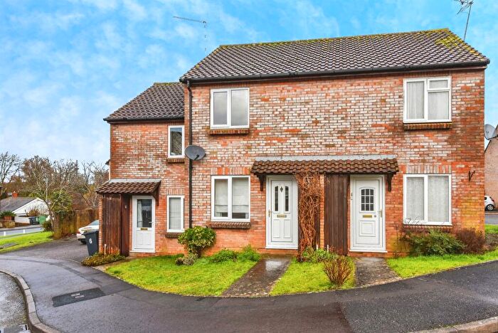 1 Bedroom Terraced House For Sale In Pavely Close, Chippenham, SN15