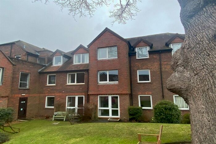1 Bedroom Flat To Rent In Flat /Redwood Manor, Tanners Lane, Haslemere, Surrey, GU27