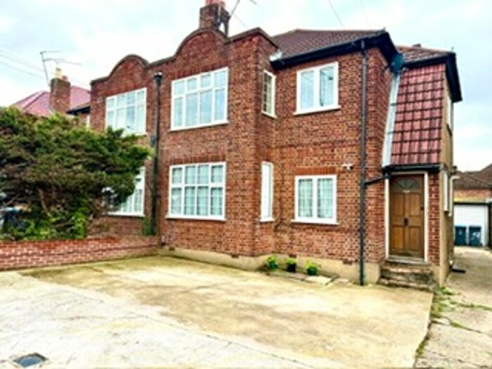 2 Bedroom Apartment To Rent In Woodcock Hill, Harrow, HA3
