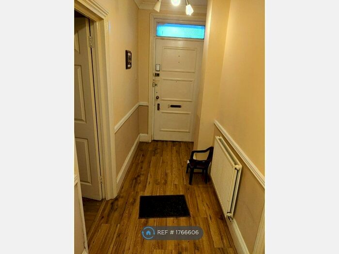 2 Bedroom Flat To Rent In Fairway House, Bournemouth, BH9