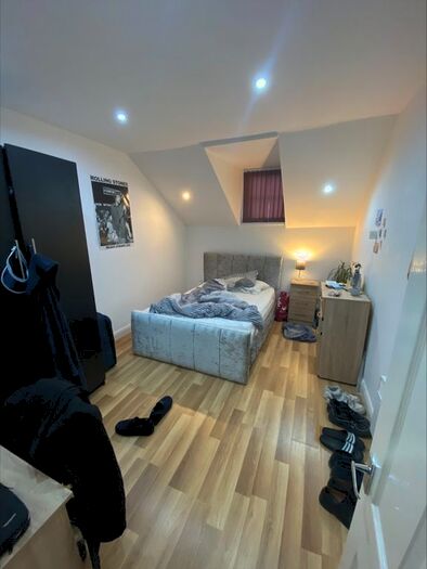 2 Bedroom Flat To Rent In Mabgate, Leeds, LS9