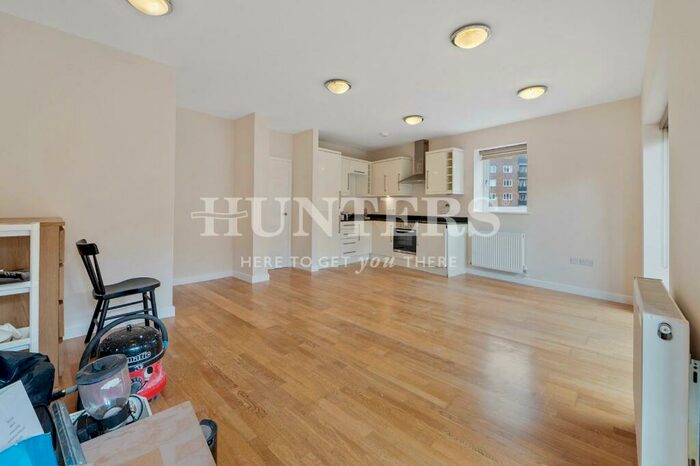 2 Bedroom Flat To Rent In Stoke Newington Church Street, London, N16