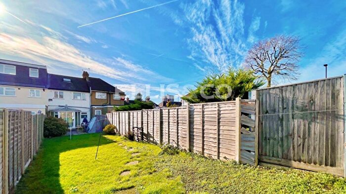 2 Bedroom Terraced House For Sale In Berkeley Avenue, Greenford, UB6