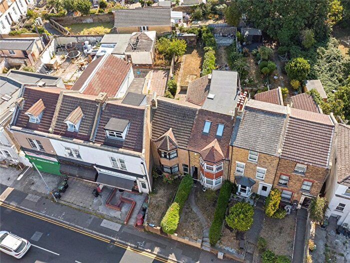 3 Bedroom Terraced House For Sale In Wrotham Road, Gravesend, Kent, DA11