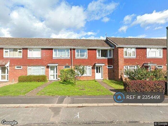 4 Bedroom Terraced House To Rent In Roman Way, Farnham, GU9