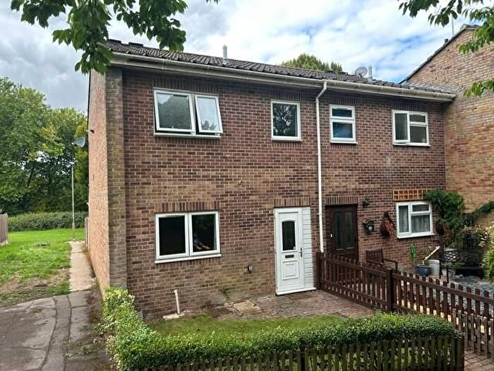 3 Bedroom End Terrace House For Sale In Tintagel Close, Andover, SP10