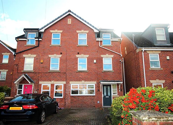 4 Bedroom Town House For Sale In Gilliburns Fold, Worsley, Manchester, M28