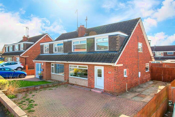 3 Bedroom Mews To Rent In Glencoe Drive, Kettering, NN15