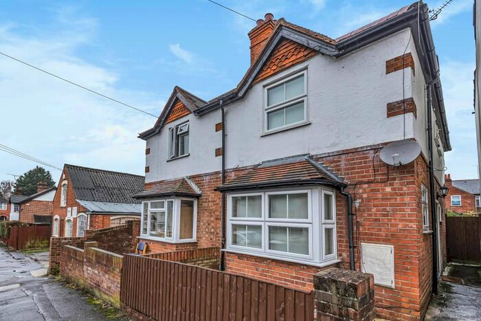 2 Bedroom Semi-Detached House To Rent In Earley, Reading, RG6