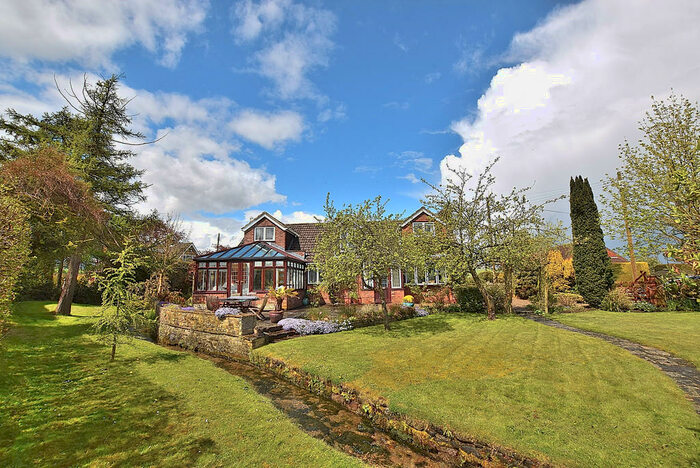 3 Bedroom Detached House For Sale In Olliver Lane, Skeeby, DL10