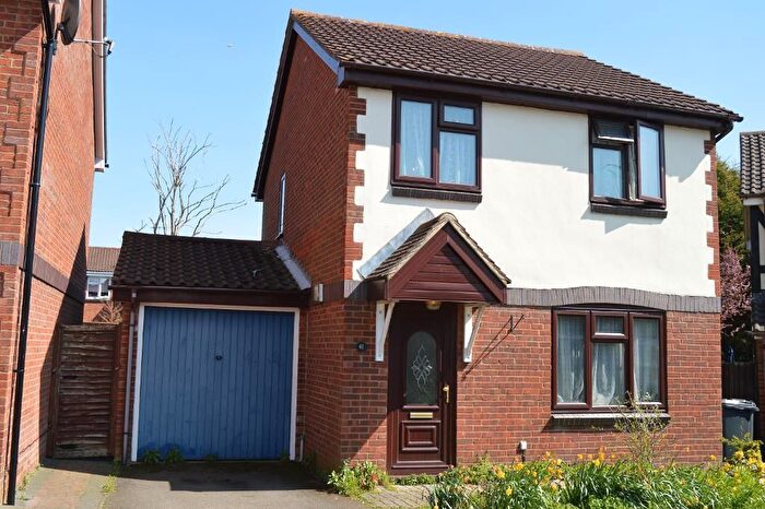 3 Bedroom Detached House To Rent In Hawkfields, Luton, LU2