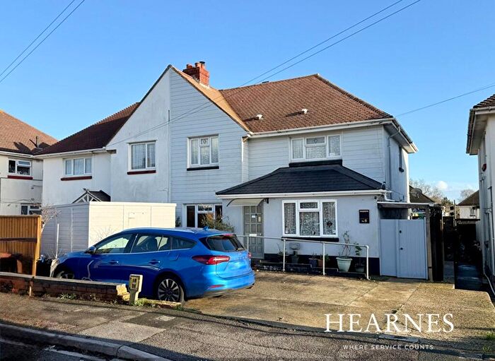 5 Bedroom Semi-Detached House For Sale In Worrell Drive, Parktone, Poole, BH12