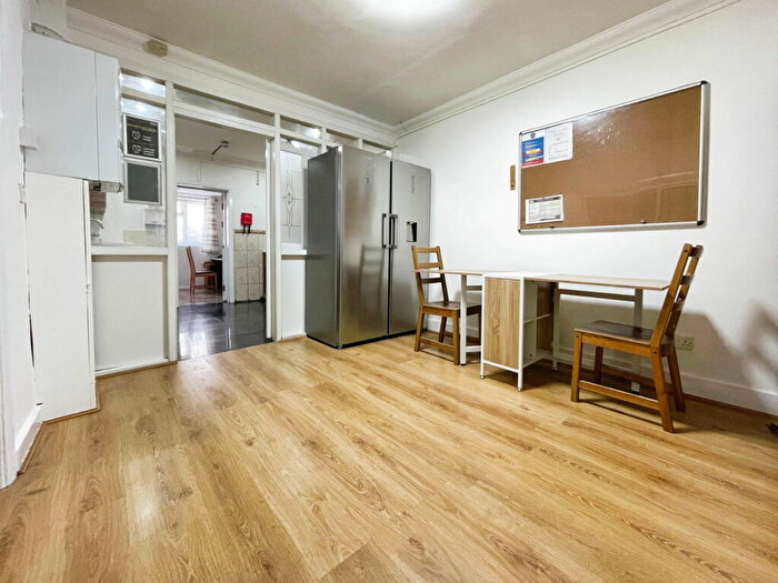 1 Bedroom House Of Multiple Occupation To Rent In Ernald Avenue, London, E6