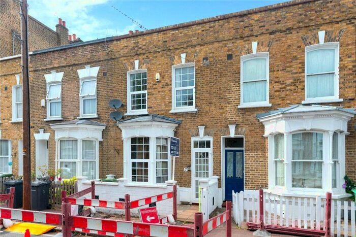 2 Bedroom Apartment To Rent In Egmont Street, London, SE14