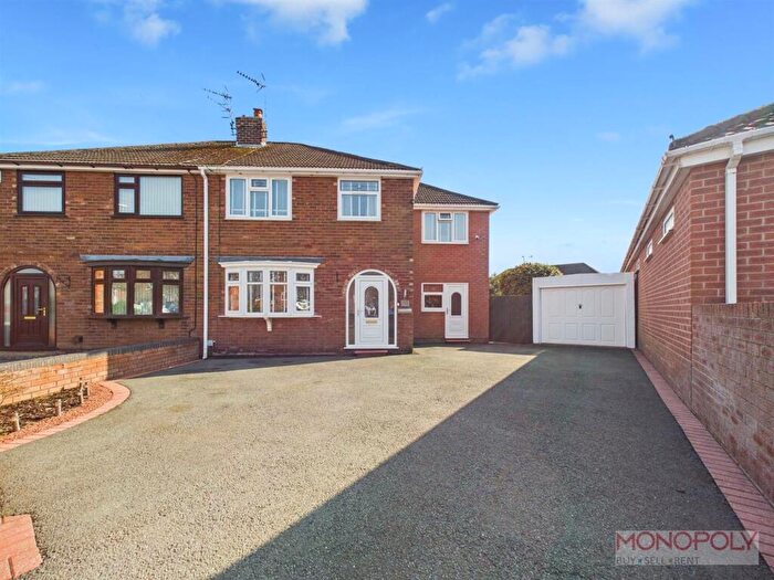 4 Bedroom Semi-Detached House For Sale In Worsley Avenue, Johnstown, LL14
