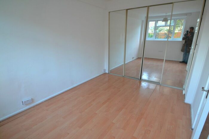 1 Bedroom Flat To Rent In Upper Richmond Road, London, SW15