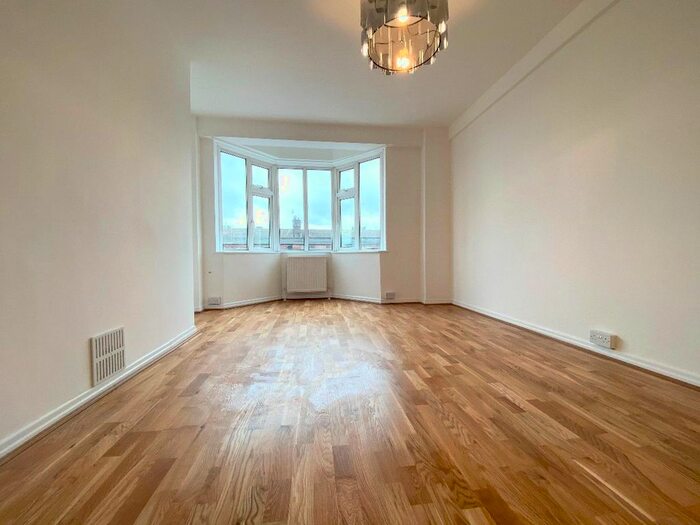 3 Bedroom Flat To Rent In Flat, Streatleigh Court, Streatham High Road, London SW16