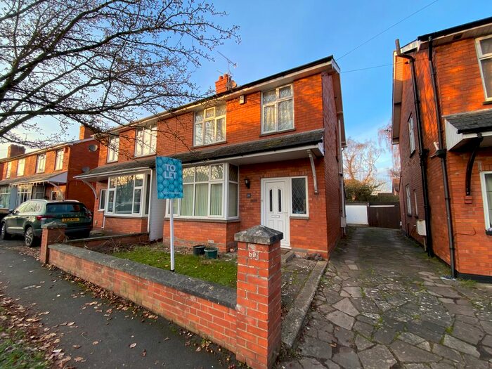 3 Bedroom Semi-Detached House To Rent In Greenway Crescent, Taunton, TA2