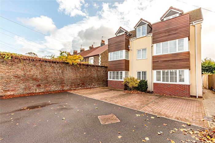 2 Bedroom Apartment For Sale In Downend Road, Downend, Bristol, BS16