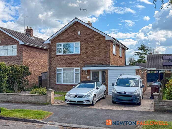 3 Bedroom Detached House For Sale In Valley Prospect, Newark, NG24