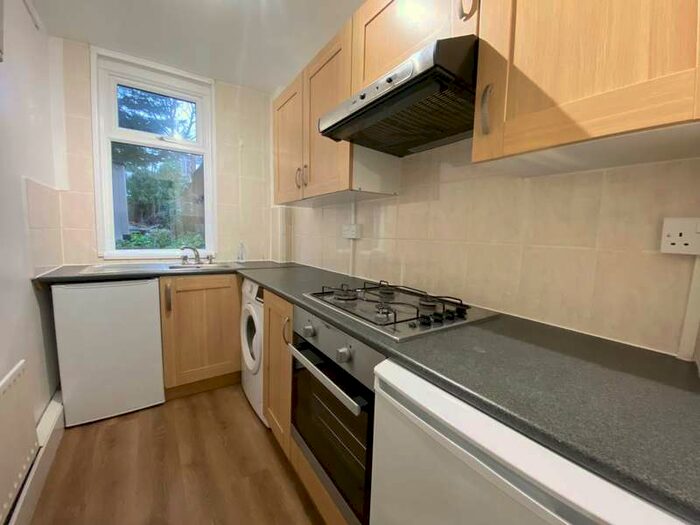 1 Bedroom Flat To Rent In Clyde Road, East Croydon, CR0