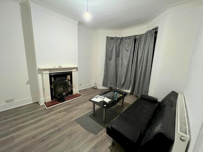 4 Bedroom Terraced House To Rent In Francis Avenue, Ilford, IG1