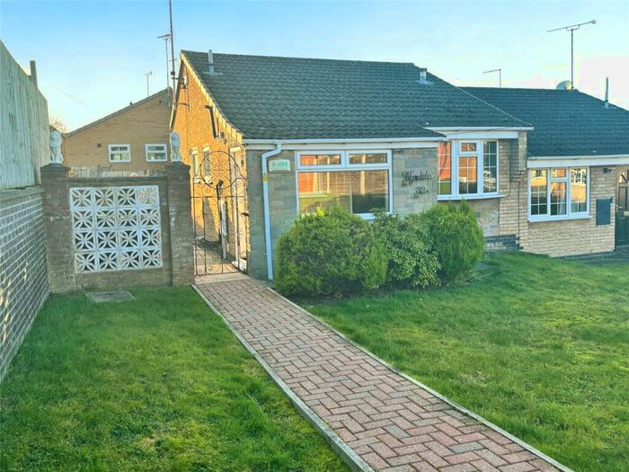 2 Bedroom Bungalow To Rent In Walton Close, Swadlincote, Derbyshire, DE11