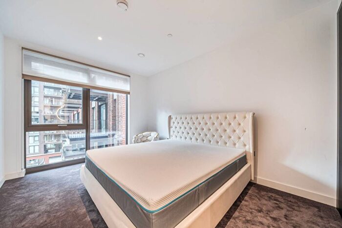2 Bedroom Flat To Rent In Legacy Building, Nine Elms, SW11